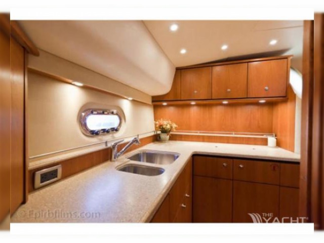 2009 Tiara 4300 Sovran