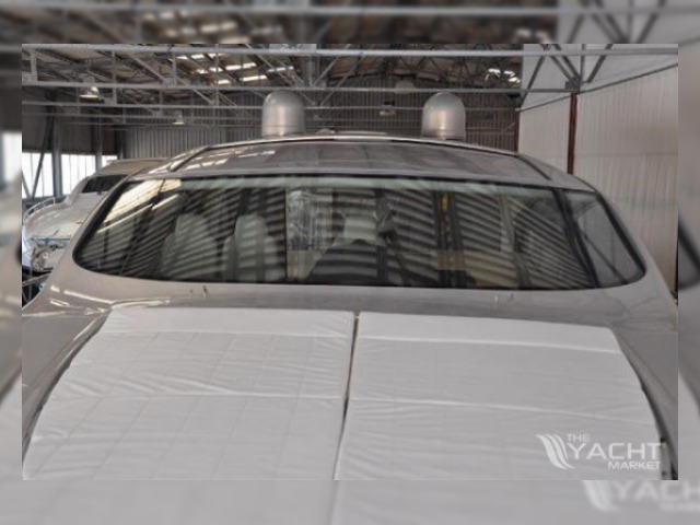 2005 Pershing 62