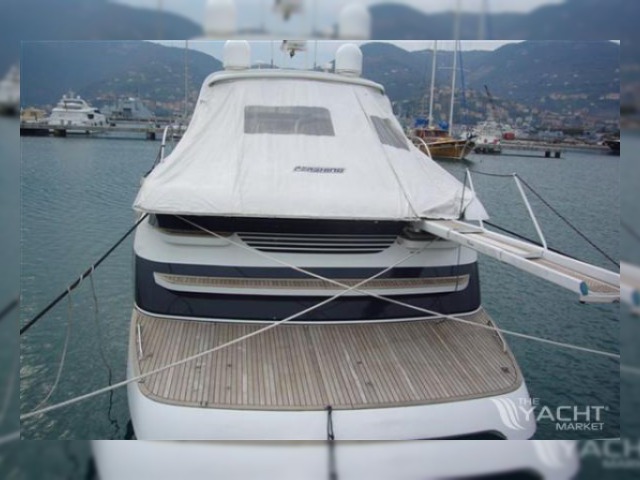 2001 Pershing 65