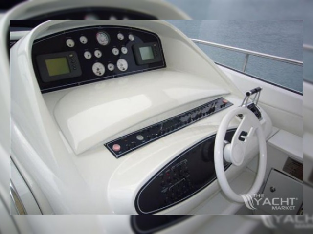 2001 Pershing 65