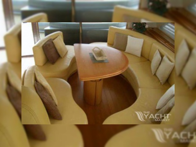 2005 Pershing 88 til salg