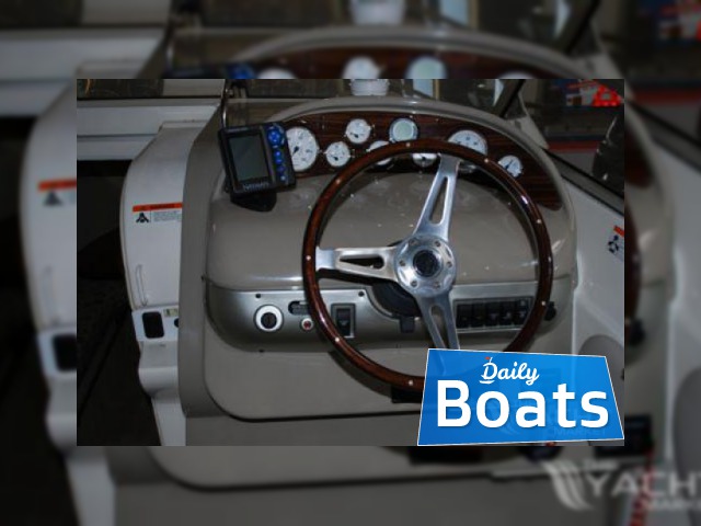 Buy 2008 Larson 220 Cabrio