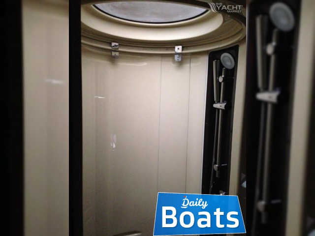 2011 Azimut 38