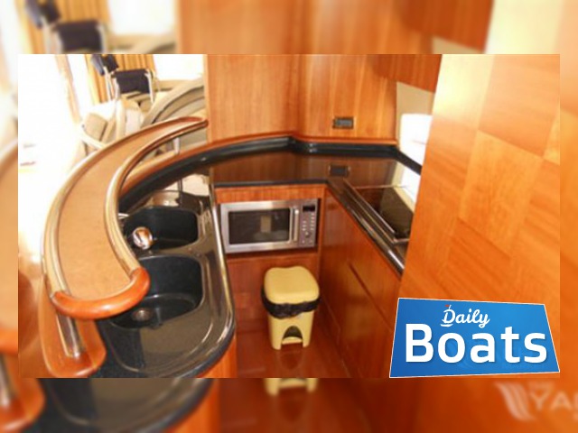 Buy 2008 Azimut 62E
