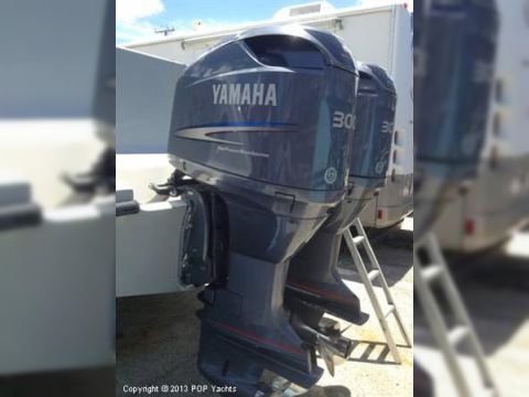 1992 Defiant 33 Step Hull Kat