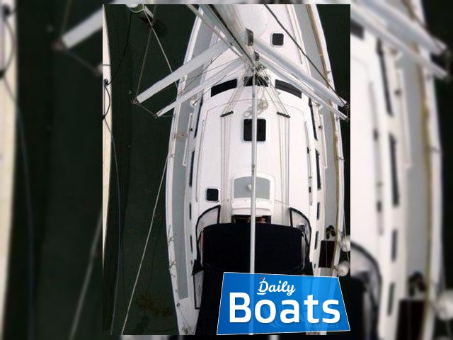 Buy 2004 Hunter 44 Deck Salon