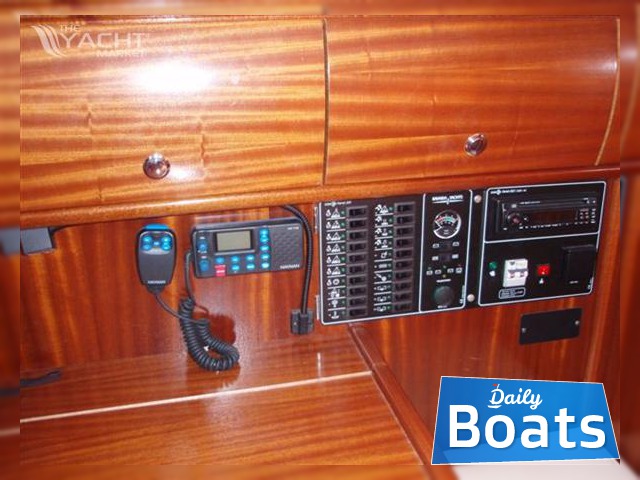 2004 Bavaria 32