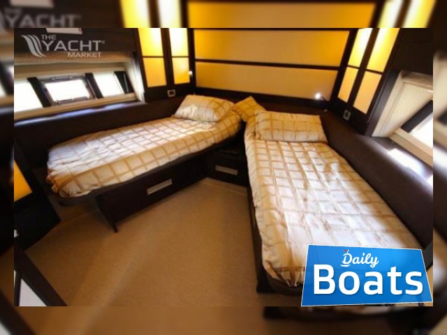 2008 Azimut 62S