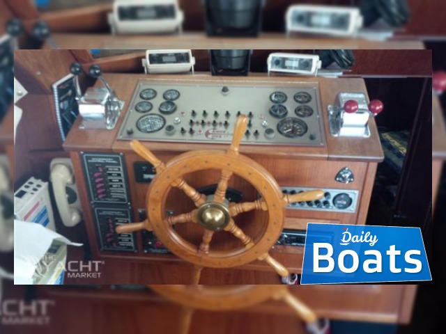 Buy 1986 Canoe Cove Command Bridge