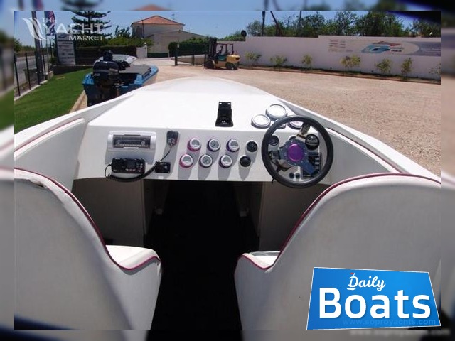 2001 Phantom 32 in vendita