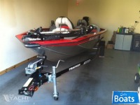 Tracker Pro Team Txw 175
