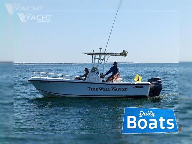 2001 Mako 221
