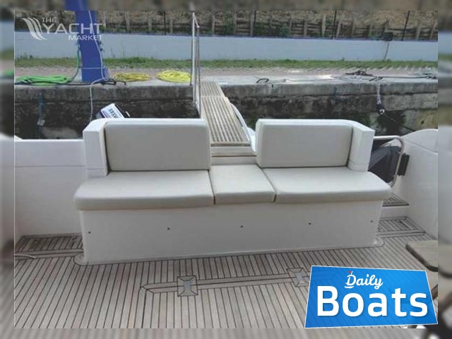 Buy 2010 Azimut 38