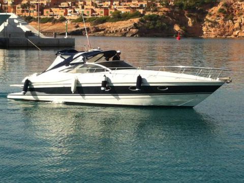Pershing 37