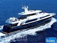 Ferretti Custom Line Navetta 30