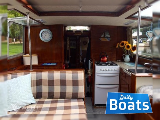 1982 Aquafibre 33 Ruby for sale