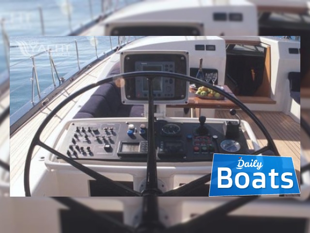2001 Maxi Dolphin 118' Sloop