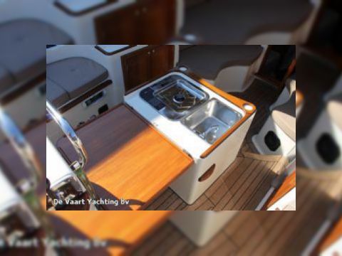 2009 Intercruiser 27 Cabin