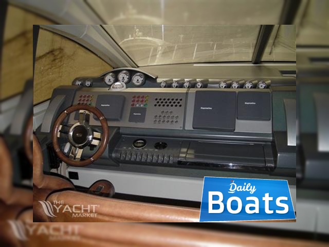 2005 Azimut 68S