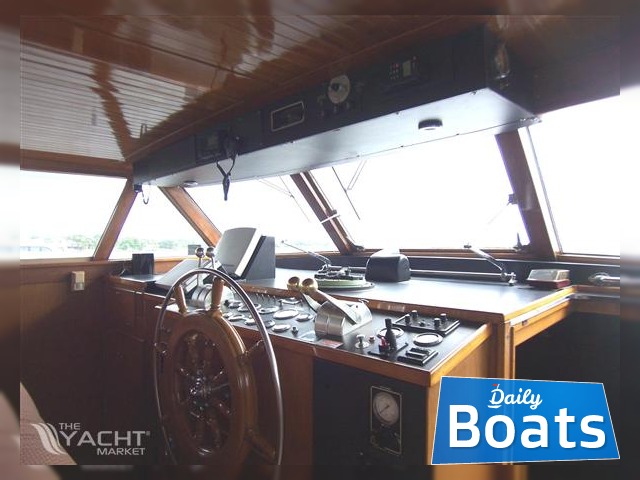 Buy 1975 Burger Flybridge