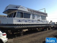 Three Buoys Houseboat