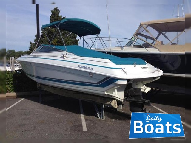 1993 Formula 252 Bowrider