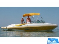 Rinker 226 Captiva Bowrider