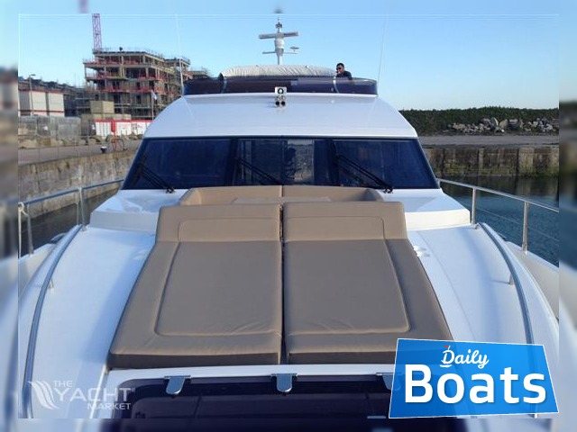 2014 Princess 72