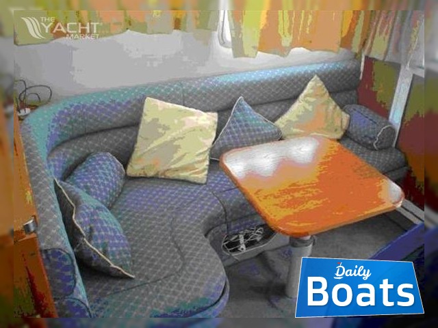 2000 Hardy Commander 32