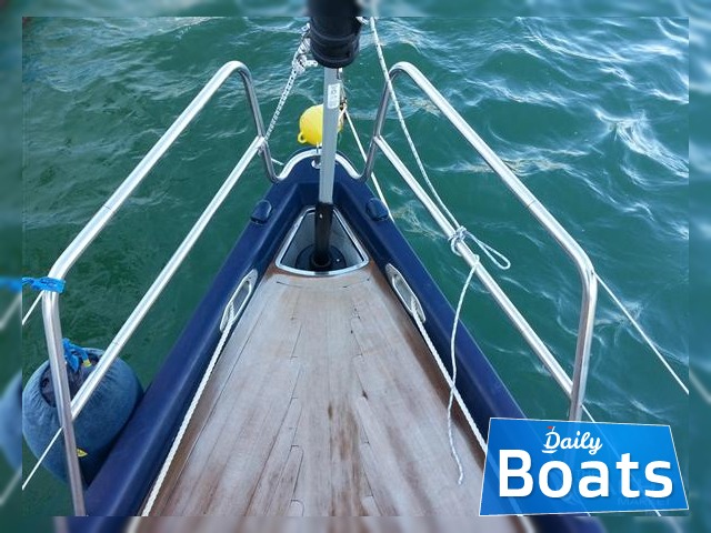 2004 Maxi Dolphin 33