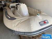 Avon 320 Jet SC