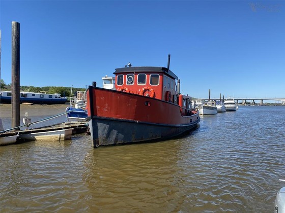 Houseboat Dutch Tug