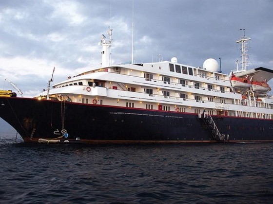 Commercial Boats Cruise Ship 100 Passengers
