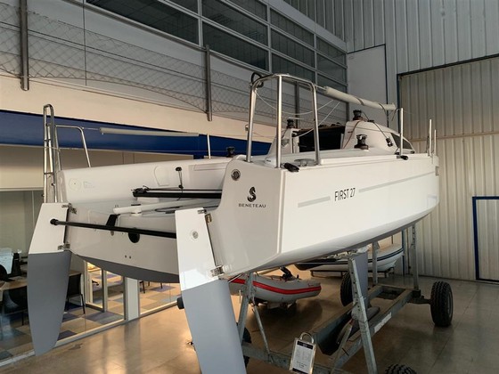 Bénéteau Boats First 27