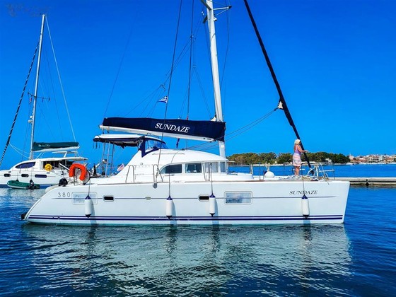 Lagoon Catamarans 380