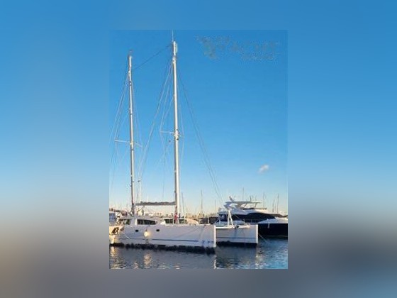 Maxi Yachts Catamaran 82