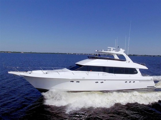 Lazzara Yachts 76