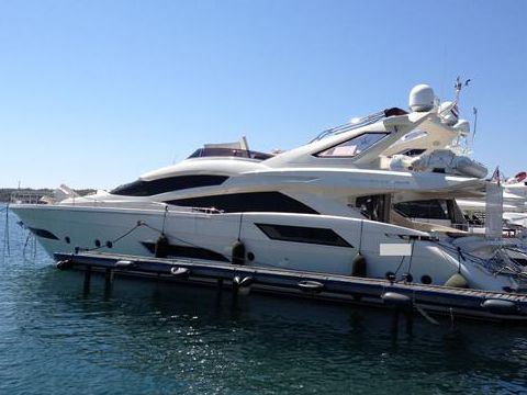 Dominator 780