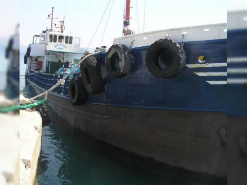 SMALL 'WATER' TANKER (HSS2125)