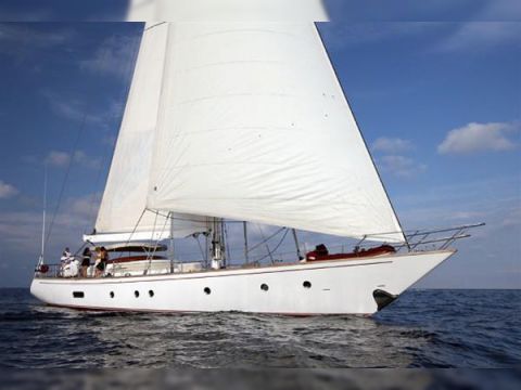 Perini Navi 80 Sloop